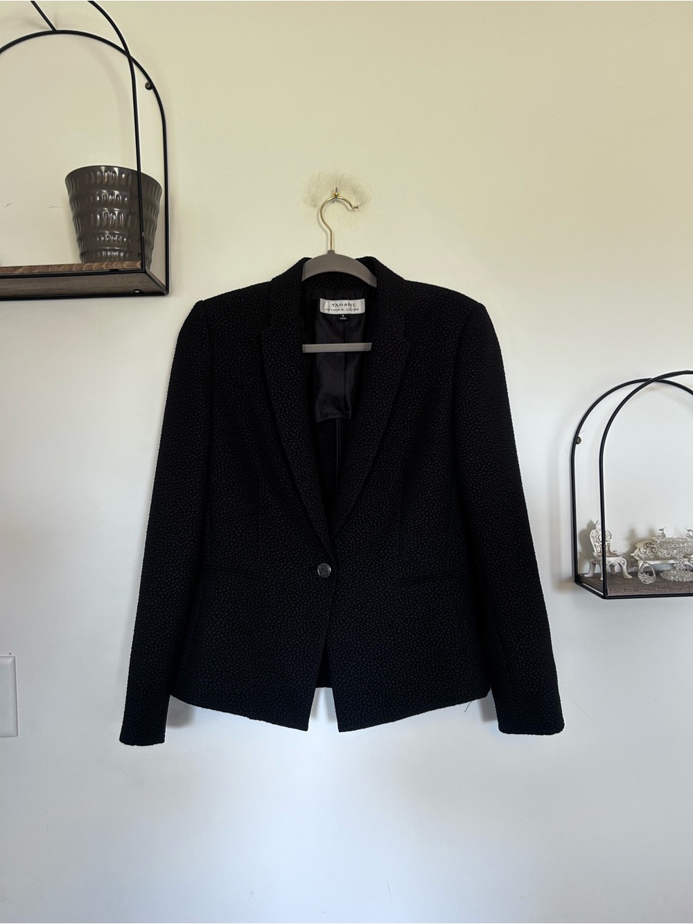Tahari Black Textured Long Sleeve Single Button Blazer Jacket Size 6
